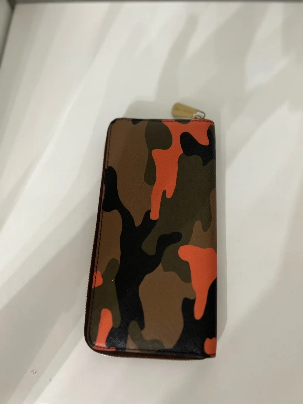 Michael Kors preowned Orange and Olive Camo Zip Wallet - Picture 4 of 9